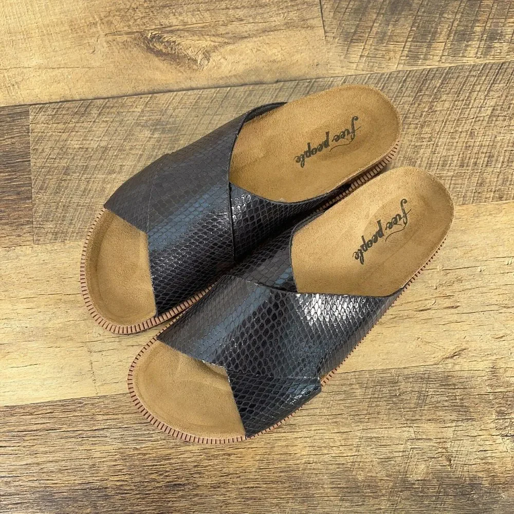 Free People Sidelines Footbed Cross Sandals Black Slides US Size 9 - EU 39 - Picture 3 of 11